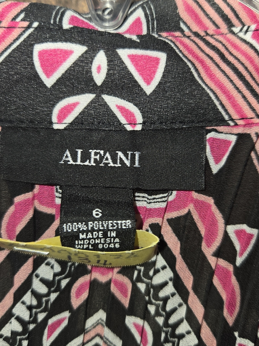 Alfani Black and Pink Geometric Blouse, Pleating- Tailored Pink & Black Size 6 - Picture 7 of 9
